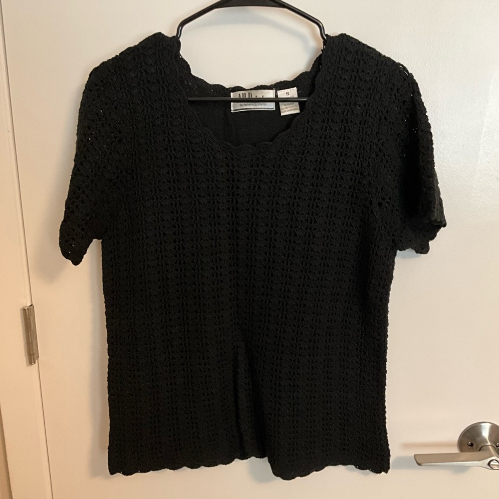 Chic Black Crochet Short Sleeve Top